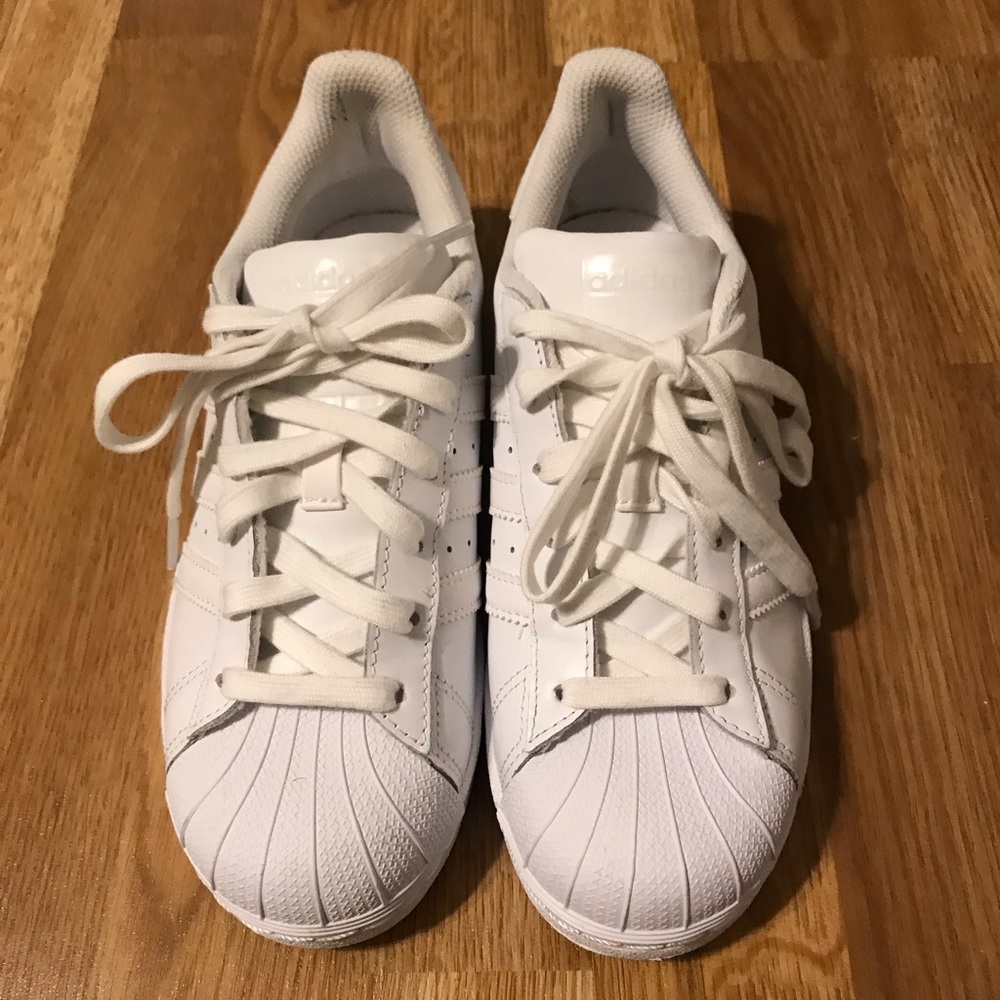 Adidas Superstar BRAND NEW Size 5